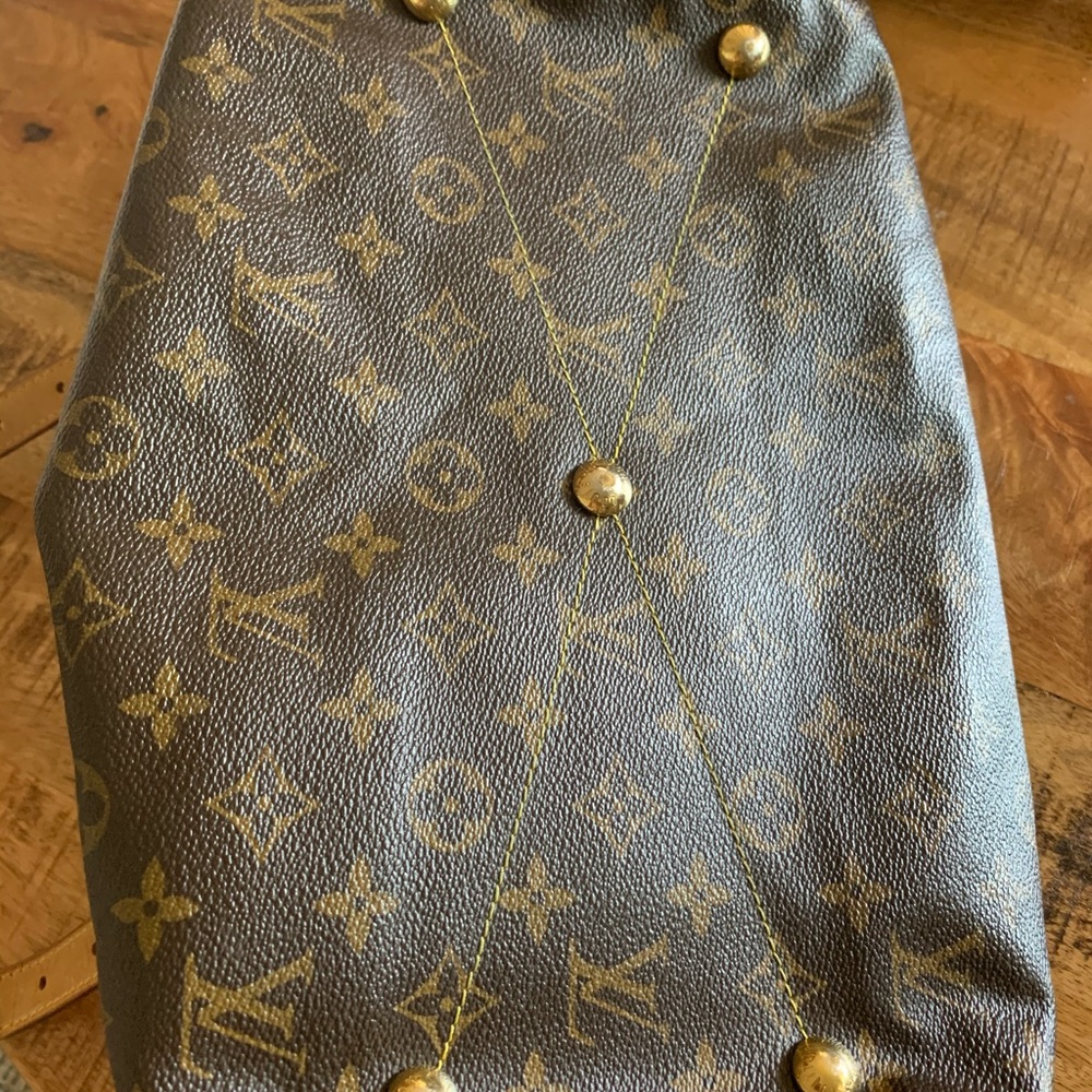 Authentic Louis Vuitton Tivoli GM - Picture 8 of 12